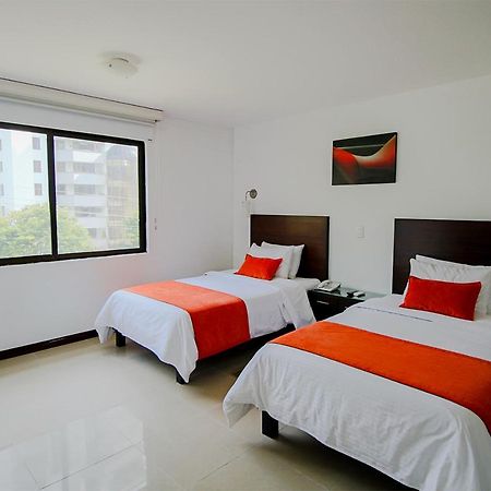 Hotel Pinares Plaza Перейра Экстерьер фото
