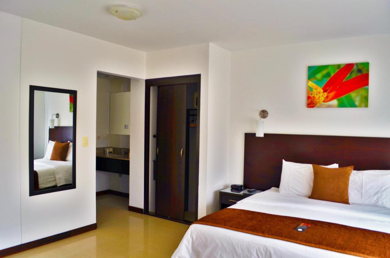 Hotel Pinares Plaza Перейра Номер фото